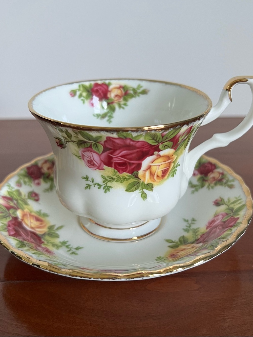 Royal Albert Old Country  Rose Bone China Teacup & Saucer